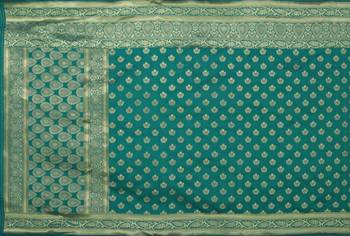 Green printed silk blend saree with blouse 8