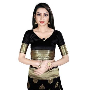 Black printed silk blend saree with blouse 5