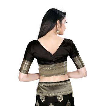 Black printed silk blend saree with blouse 7