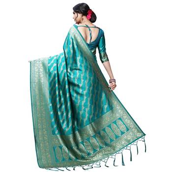 Green printed silk blend saree with blouse 3