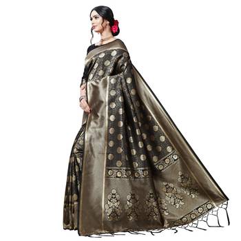 Black printed silk blend saree with blouse 2