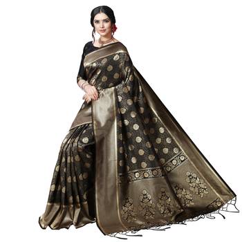 Black printed silk blend saree with blouse 5
