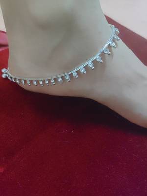 Set Of 2 Silver Plated And Stone Studded Anklets 4