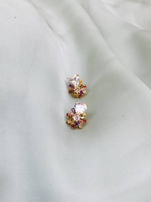 Gold earrings 1