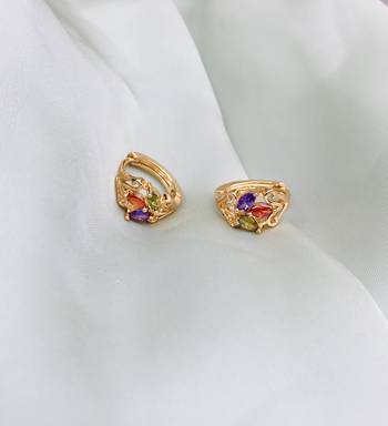 Gold earrings 1