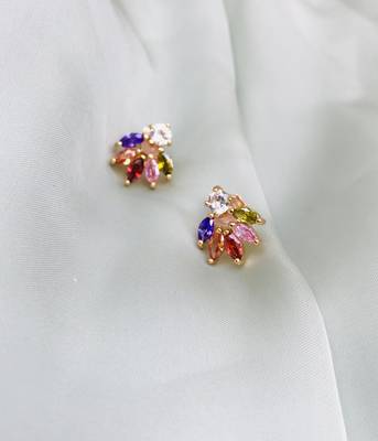 Gold earrings 1