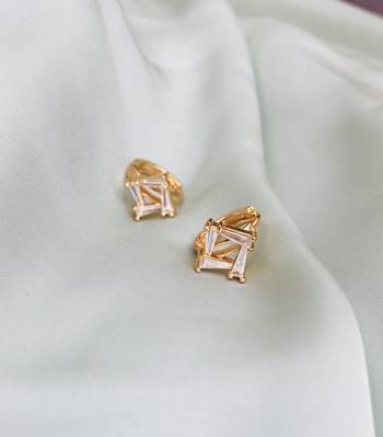 Gold earrings 1