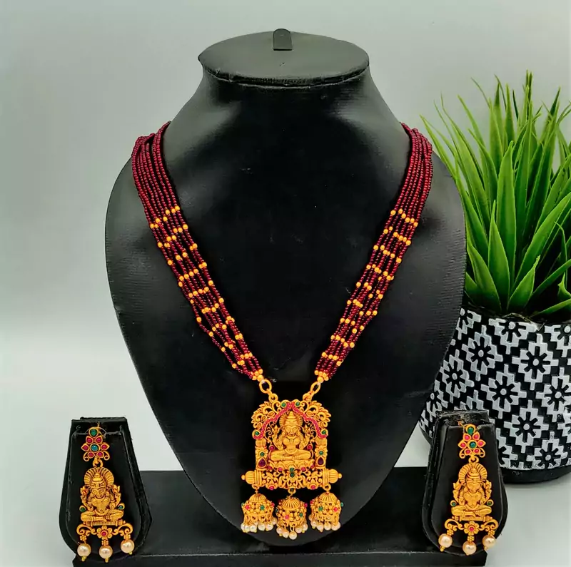 red beaded jewellery necklace sets