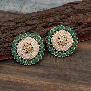 Multicolor Studs 3