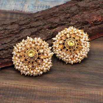 Multicolor studs 3
