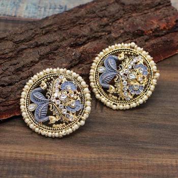 Multicolor Studs 4