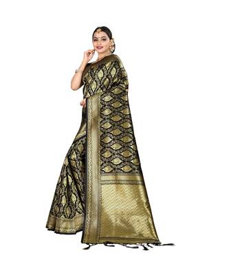 Black printed silk blend saree with blouse 2