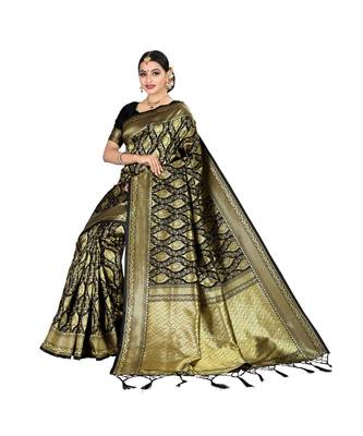 Black printed silk blend saree with blouse 4