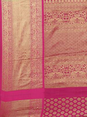 Green woven silk blend saree with blouse 4