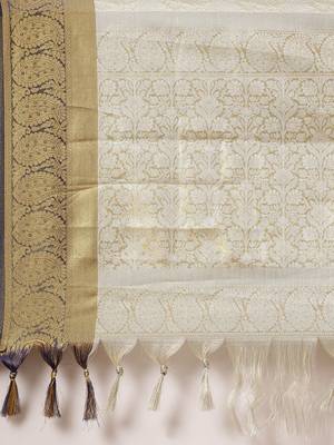 Silver Woven Silk Blend Saree With Blouse 4
