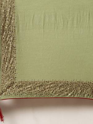 Green woven silk blend saree with blouse 4
