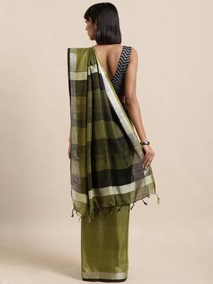 Green woven linen saree with blouse 2