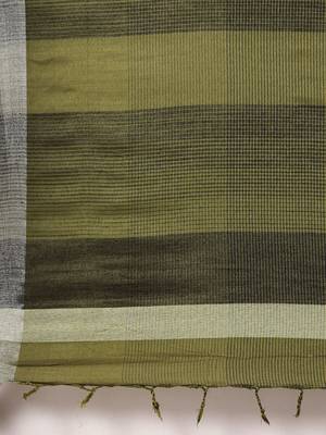 Green woven linen saree with blouse 4