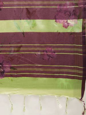 Green woven linen saree with blouse 3