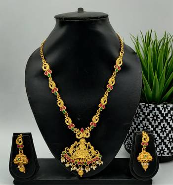 Gold Plated Red And Green Stone Laxmi Pendant Jewellery Set 1