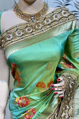 Green Embroidered Pure Banarasi Silk Saree With Blouse 2