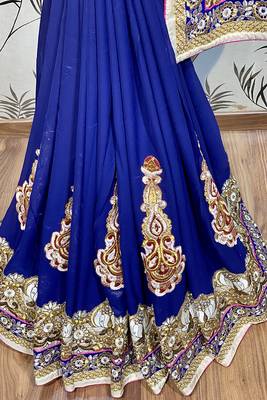 Cream Embroidered Pure Silk Saree With Blouse 2