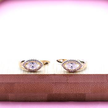 Gold earrings 1
