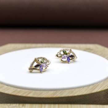 Gold earrings 1