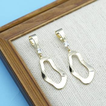 Gold earrings 1