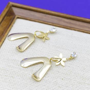 Gold earrings 1