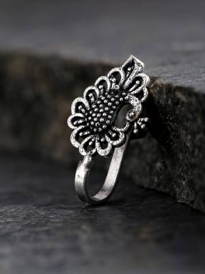 Silver nose-ring 1
