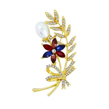 Gold pearl brooch 2