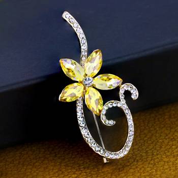 Yellow cubic zirconia brooch 1