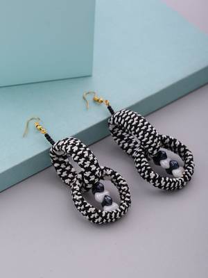 Black earrings 1