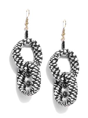 Black earrings 3