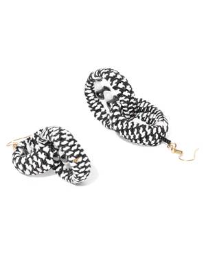 Black earrings 4