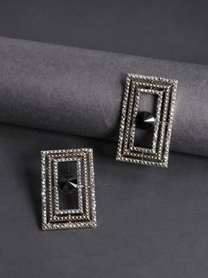 Black earrings 1