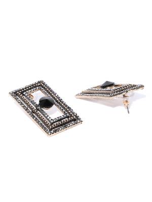 Black earrings 4