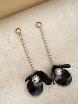 Black earrings 1