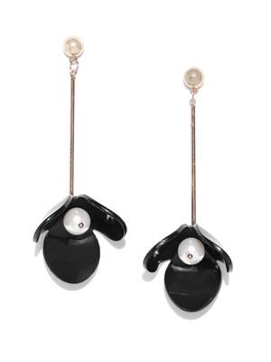 Black earrings 3