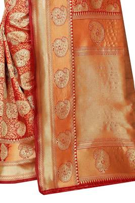 Red woven jacquard saree with blouse 4