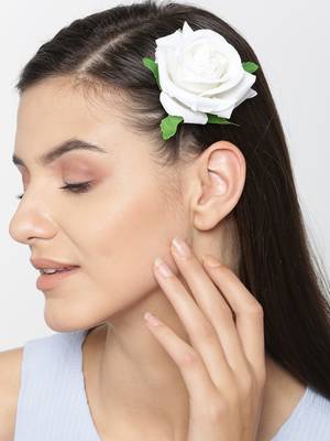 White hair-accessories 1