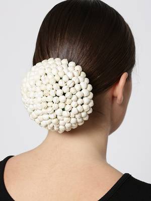 White hair-accessories 1