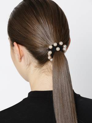 Black hair-accessories 1