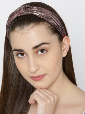 Maroon hair-accessories 1