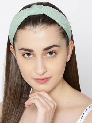 Green hair-accessories 1