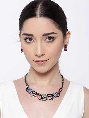 Black necklace-sets 1