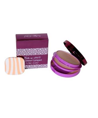 Glamour Compact Powder By Me-On  1