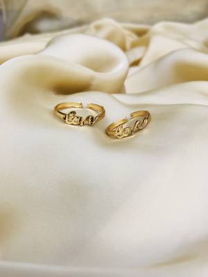 Gold toe-rings 2
