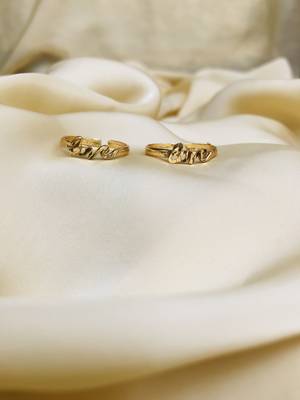 Gold toe-rings 4
